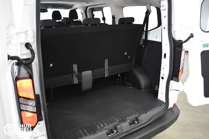 FORD TRANSIT CUSTOM 9 POSTI